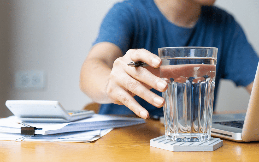 L’importance de boire de l’eau au bureau